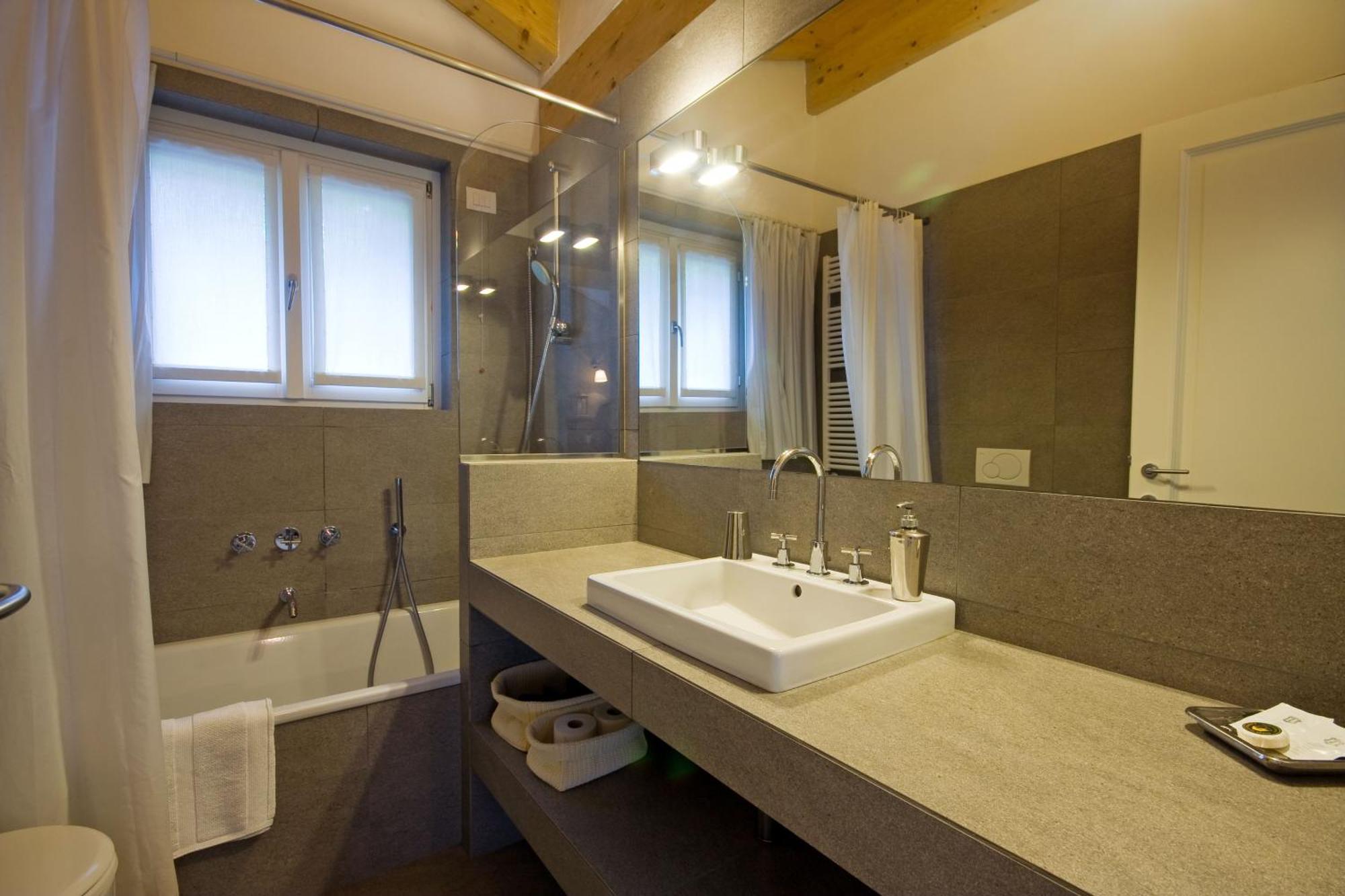 Agriturismo Castello Di Vezio Varenna Kamer foto