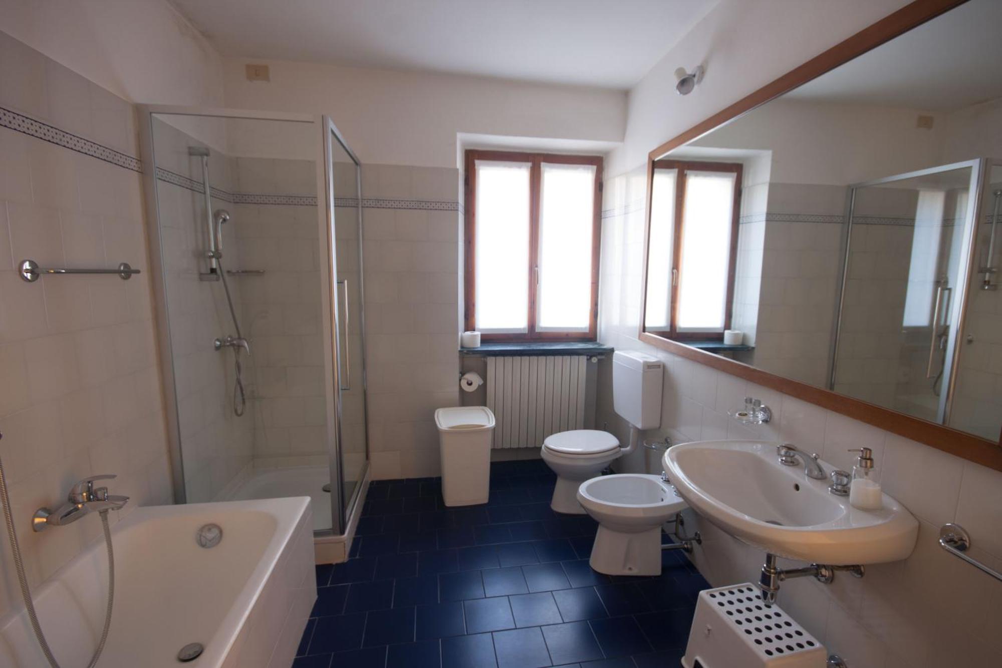Agriturismo Castello Di Vezio Varenna Kamer foto