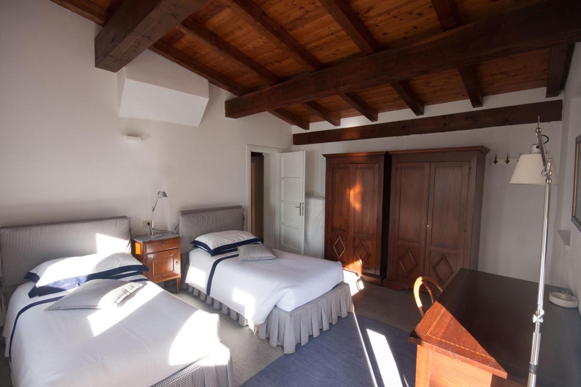 Agriturismo Castello Di Vezio Varenna Kamer foto