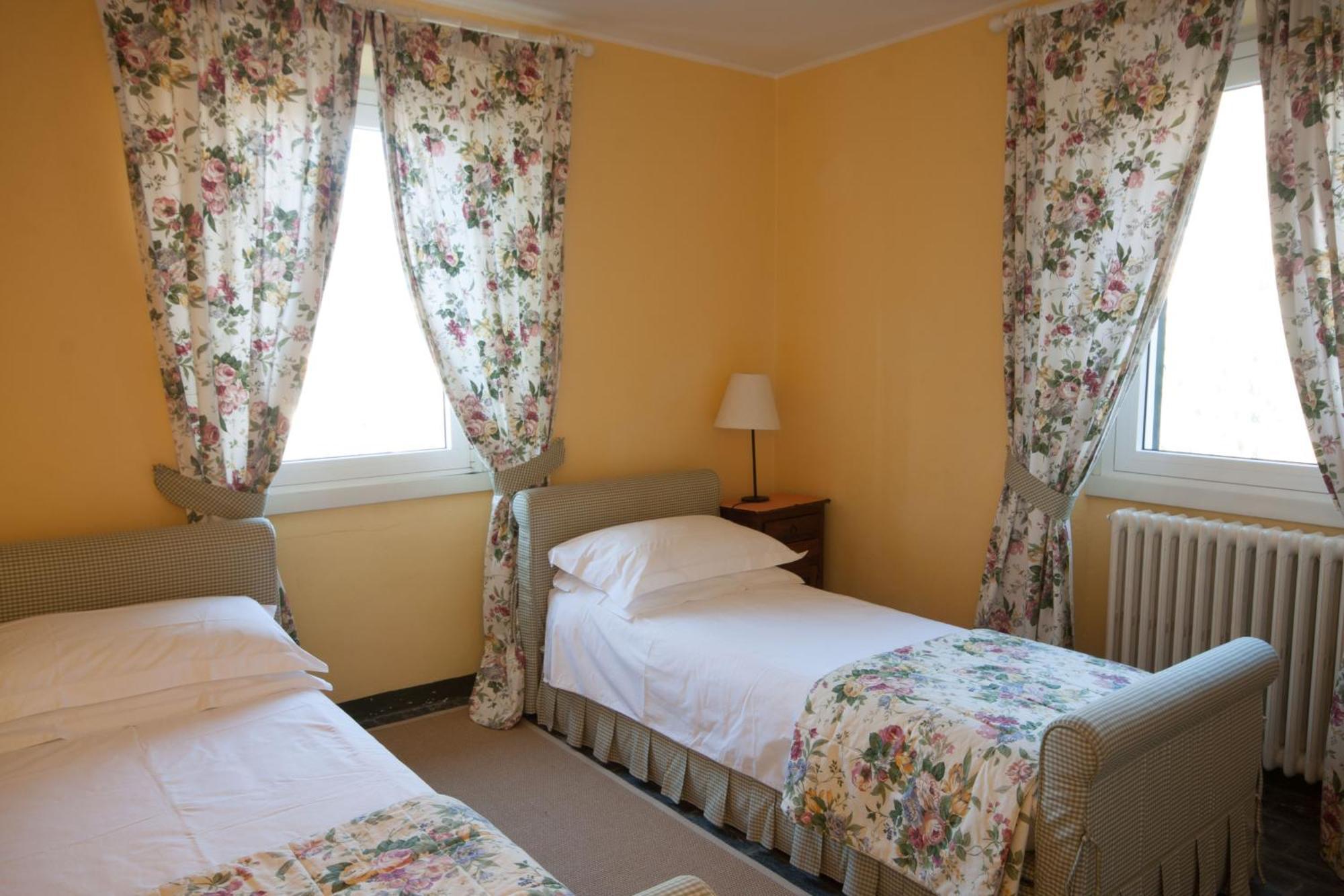 Agriturismo Castello Di Vezio Varenna Kamer foto