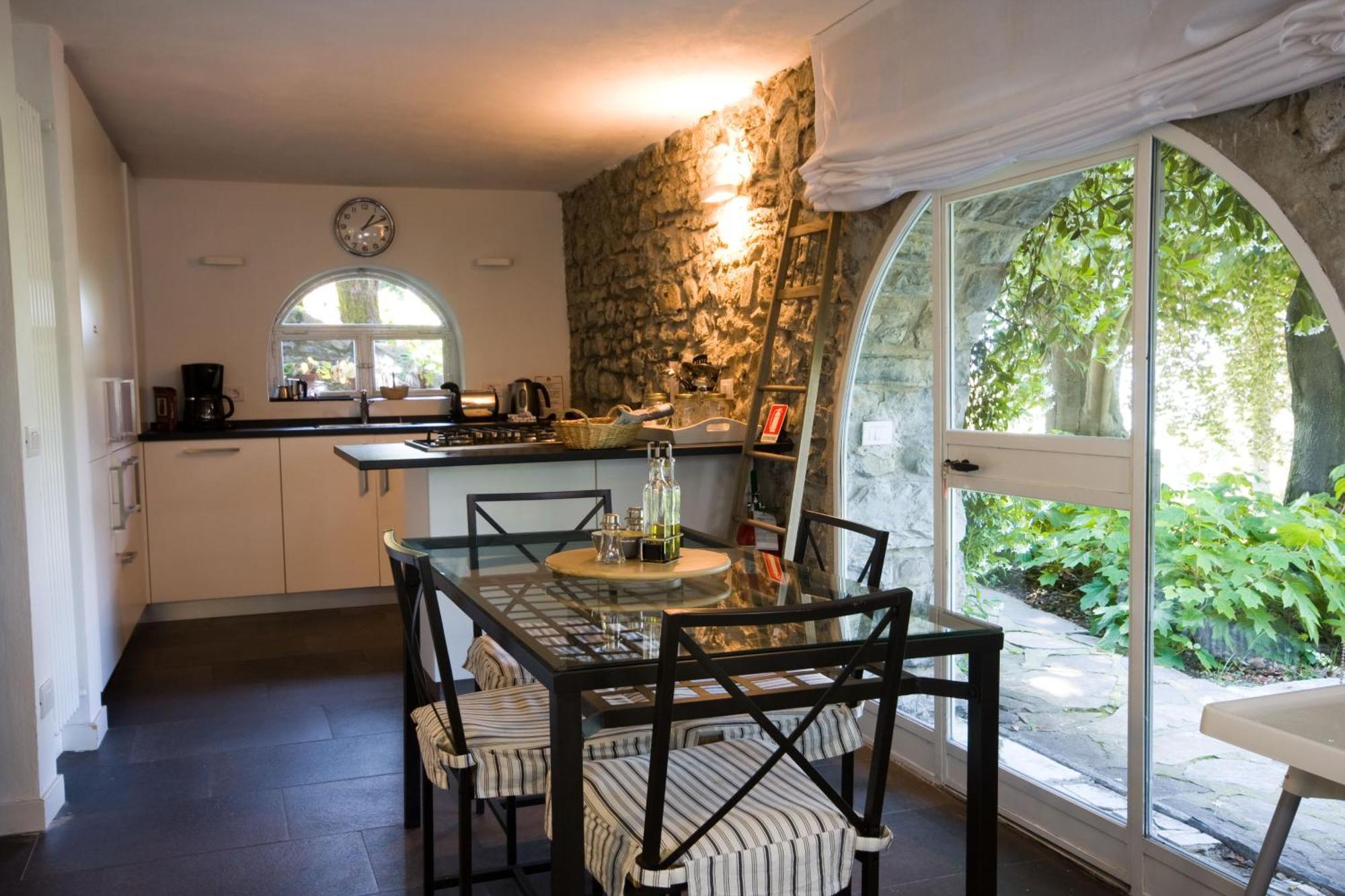 Agriturismo Castello Di Vezio Varenna Kamer foto
